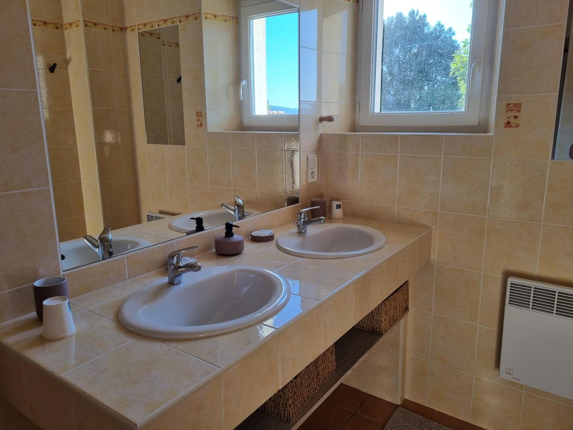 La Fanette Otel Montbrison-sur-Lez Dış mekan fotoğraf